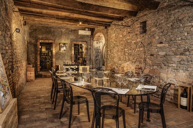 Monforte d'Alba: wine and cheese experience - Four wines and four Piedmontese cheeses