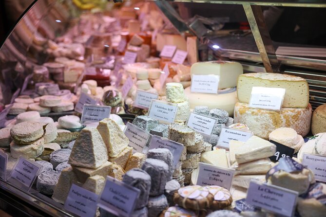 Montmartre Food Tour: The Most Complete Paris Food Experience - Why the small group matters