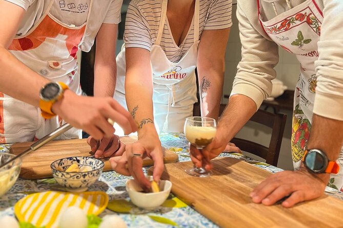 Mozzarella experience with private cooking class - Eating above the Gulf of Naples