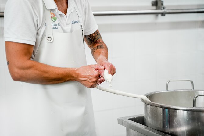 Mozzarella Live Show & Tasting in a Cheese Factory - A compact schedule with little wasted time