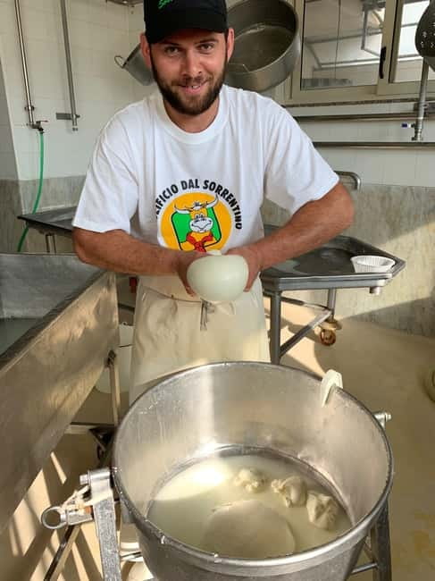 Naples: Mozzarella Experience, Taste of Southern Italy - From Rione Alto to a family dairy