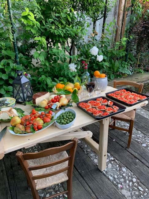 Naples: Mozzarella Experience, Taste of Southern Italy - The tasting becomes a generous southern Italian meal