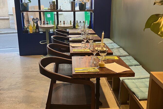 Natural Wine Tasting with Cheese Pairings in Paris - A useful Paris activity before dinner