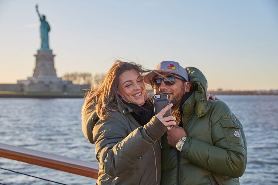 New York City: Champagne and Cheese Pairing Cruise - Three Champagnes and three artisan cheeses