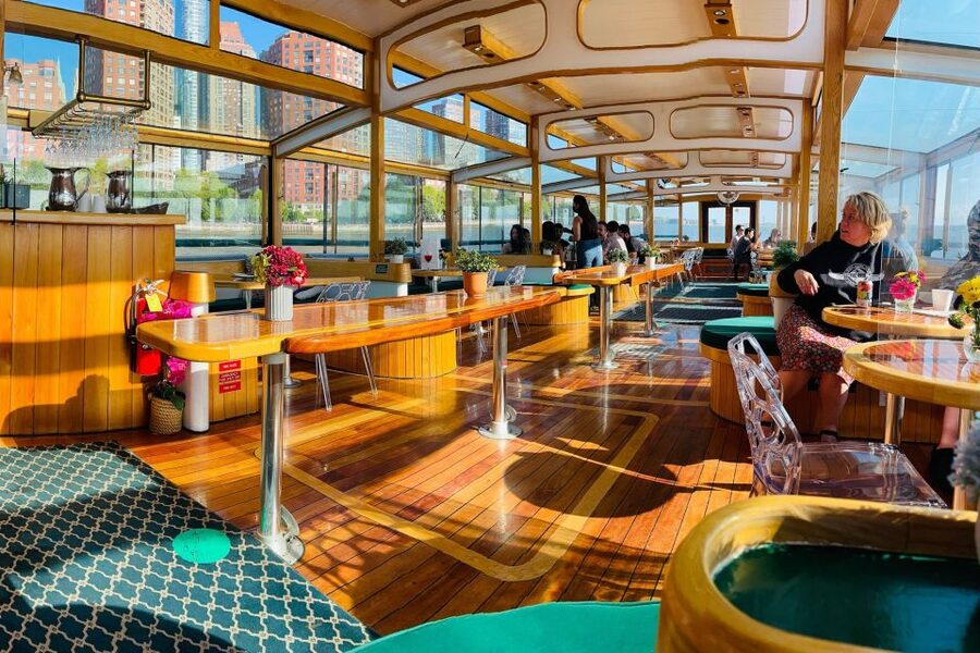 New York City: Champagne and Cheese Pairing Cruise - The East River’s urban story