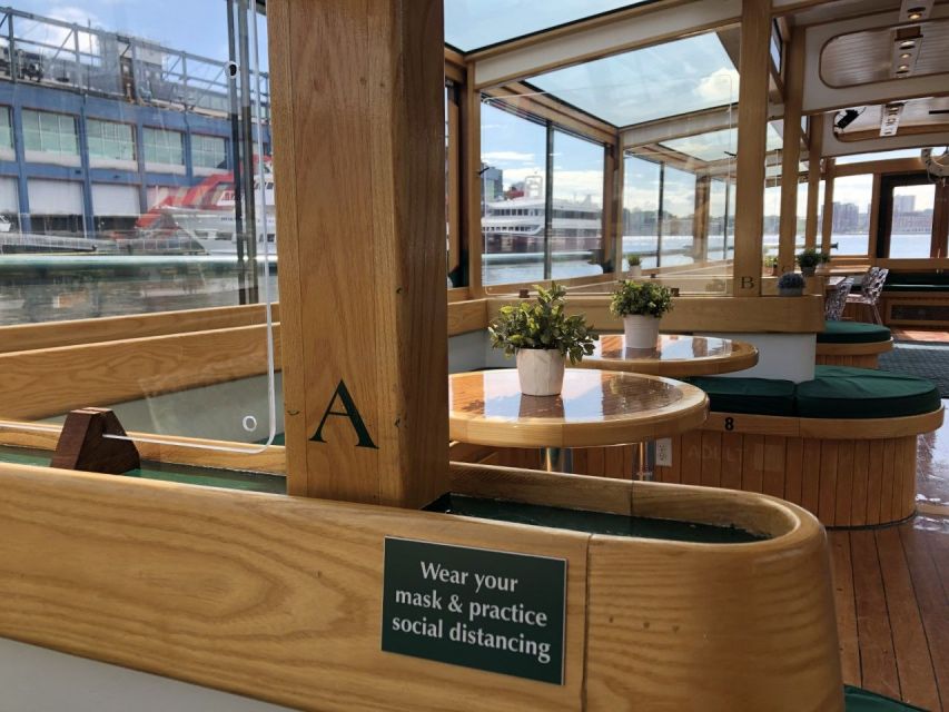 New York City: Champagne and Cheese Pairing Cruise - Grand salon comfort versus outdoor views