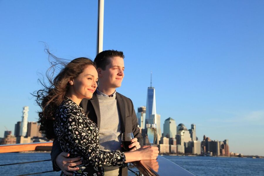 New York City: Champagne and Cheese Pairing Cruise - A 1920s-style yacht with a proper place to sit