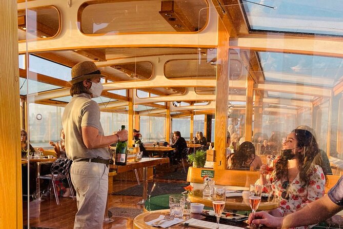 New York City: Champagne, Cheese, Caviar & Sightseeing Cruise - What arrives at your table