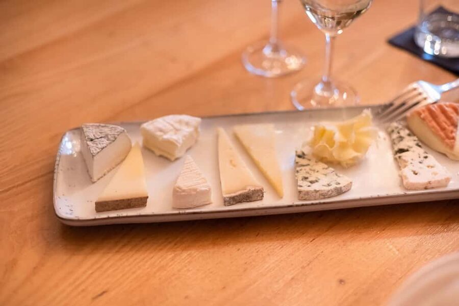 Paris: 10 Wines & 10 Cheeses tasting in French - Is $128 A Fair Price?
