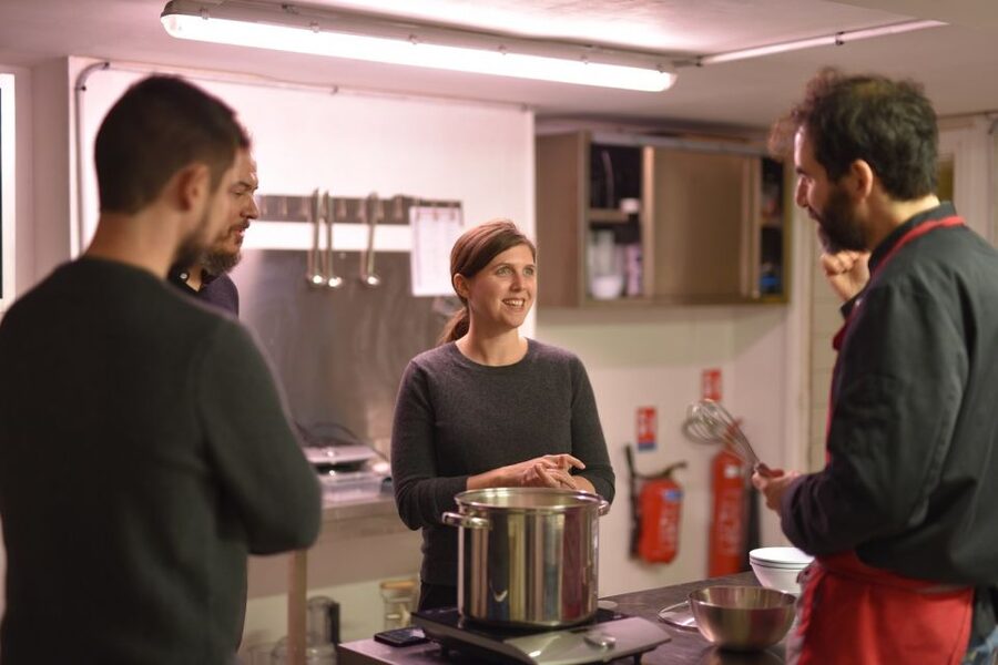 Paris: Butter and Cheesemaking Workshop - Making tomme fraiche from start to finish