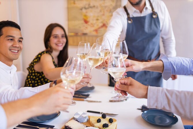 Paris Cheeses and Wines Tour de France with Tasty Games - Hervé turns the table into a game