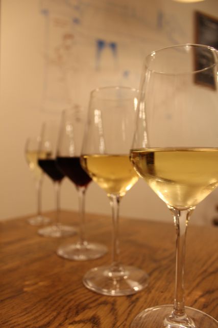 Paris: French Wine and Cheese Guided Tasting - Why the small group matters