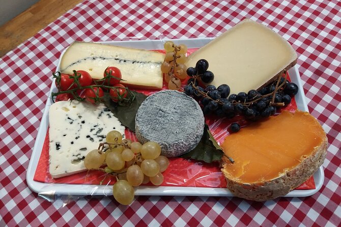 Paris Le Marais Food Tour With 10+ Tastings, Cheese, Wine & More - Medieval Houses on Rue François Miron