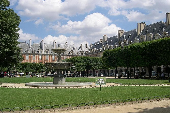 Paris Le Marais Historical Walking Tour with Wine and Cheese Tasting - Hôtel de Sens and a short architectural pause