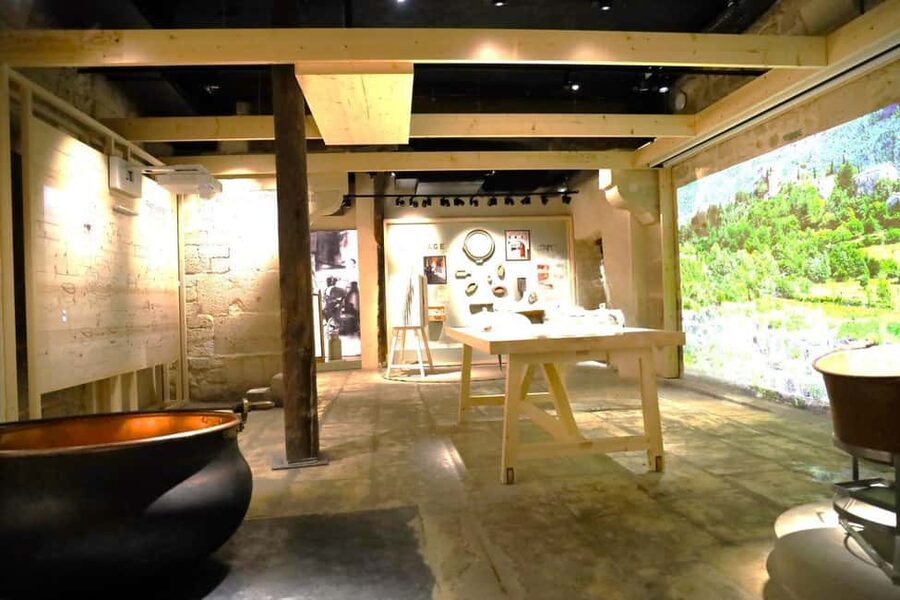 Paris: Living Cheese Museum Guided Tour with Cheese Tasting - Key things to know before you go