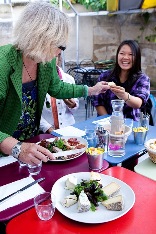 Paris Marais Bike Tour with Cheese & Sweet Tastings - Rain, clothing, and practical comfort