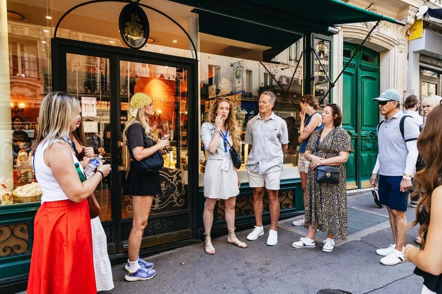 Paris: Montmartre Cheese, Wine & Pastry Guided Walking Tour - Practical tips for a better three hours