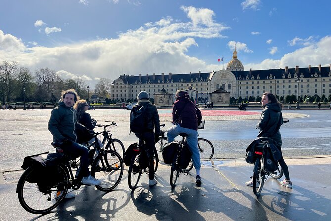 Paris : Private electric bike tour with wine and cheese tasting - Passy and the best part for food lovers