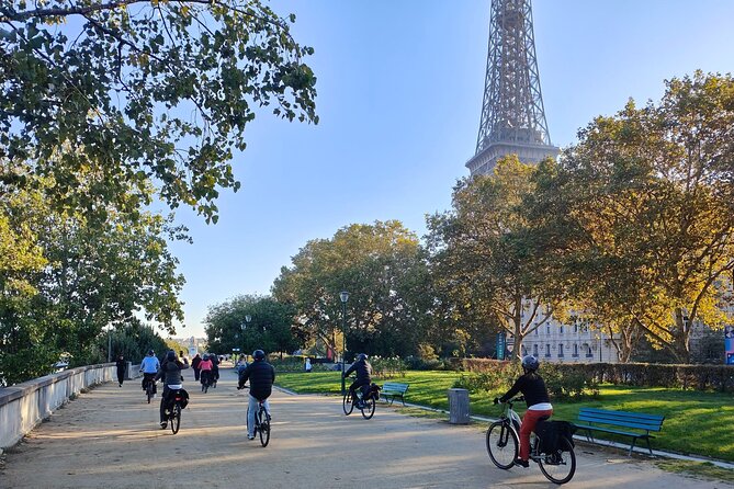 Paris : Private electric bike tour with wine and cheese tasting - What $238.28 per person gets you