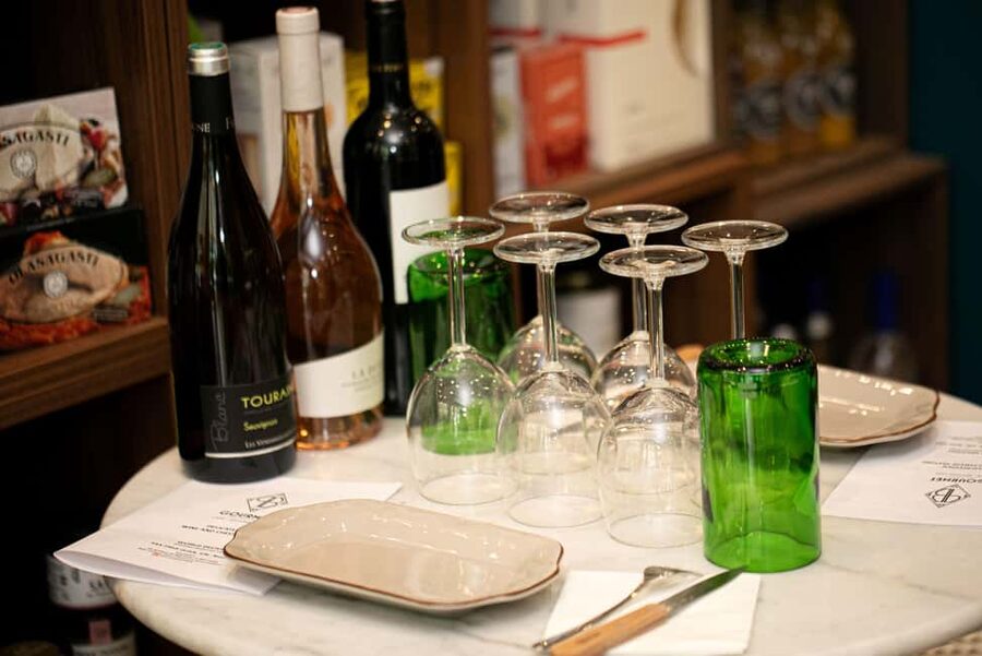 Paris: Tasting of 3 Wine and 3 Cheese - Three French wines, three carefully matched cheeses