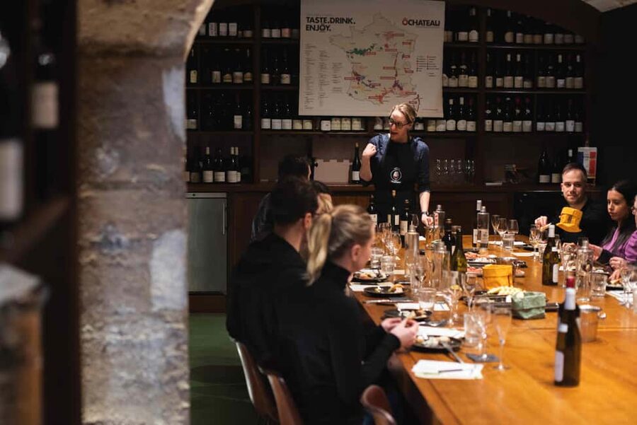 Paris: Wine and Cheese Lunch - Key points at a glance