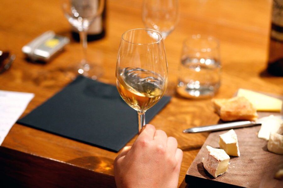 Paris: Wine and Cheese Lunch - The Champagne lesson and the regional tour