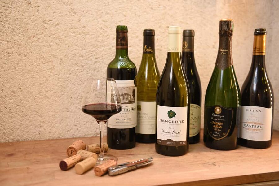 Paris: Wine and Cheese Pairing - Four cheeses from a local Latin Quarter shop