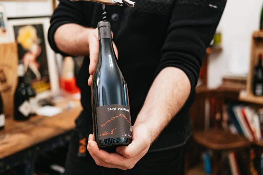 Paris: Wine Tasting Experience with 6 Wines and Cheese Board - A friendly format for solo visitors and couples