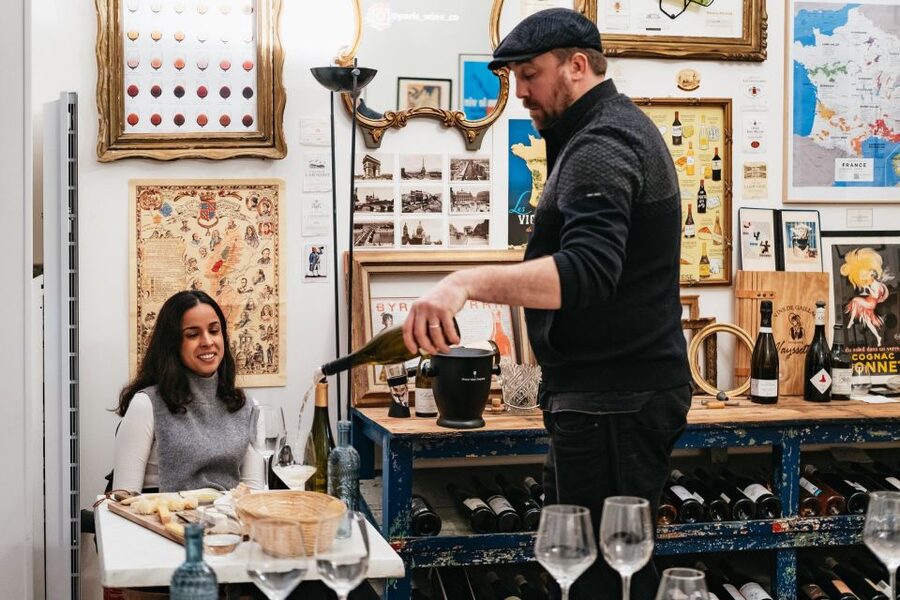Paris: Wine Tasting Experience with 6 Wines and Cheese Board - What the experience does especially well