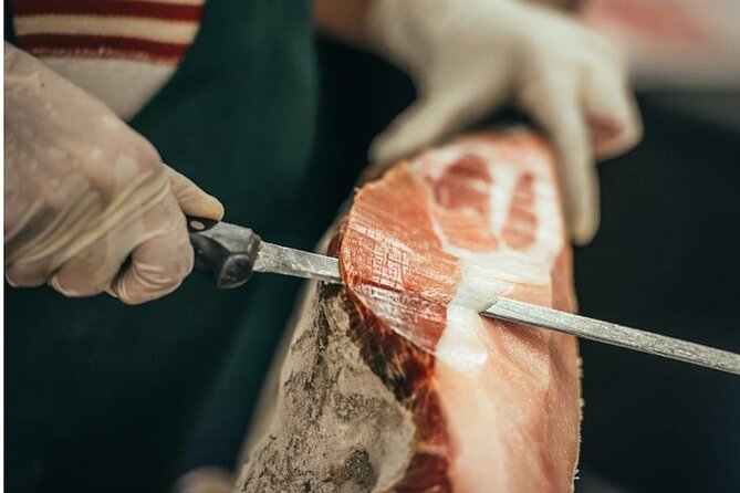 Parma Delights Tour: Parmigiano, Prosciutto & Balsamico - The guides shape the day