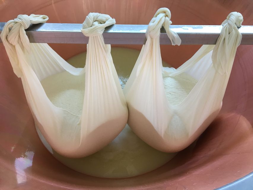 Parma: Parmigiano-Reggiano Tour and Tasting - Getting to the correct dairy