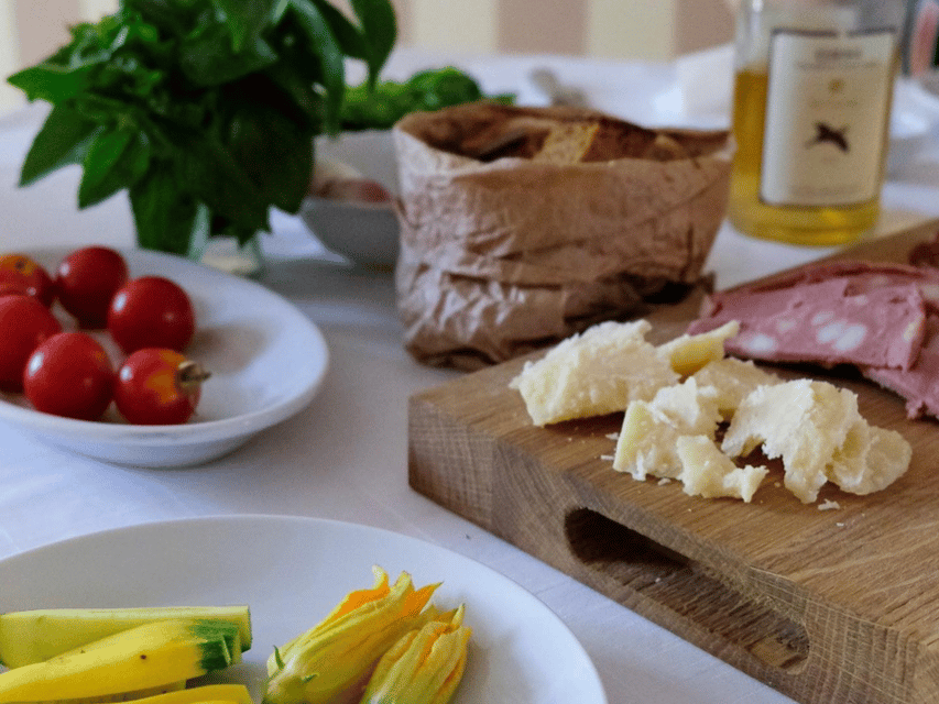 Parmesan Cheese Tour & Tasting in Modena - Following the cheese from milk to molded wheel