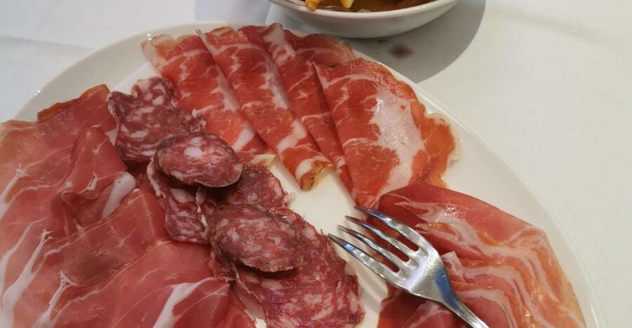 Parmigiano, Parma Prosciutto and Balsamic - The early trip to a Modena Parmigiano dairy
