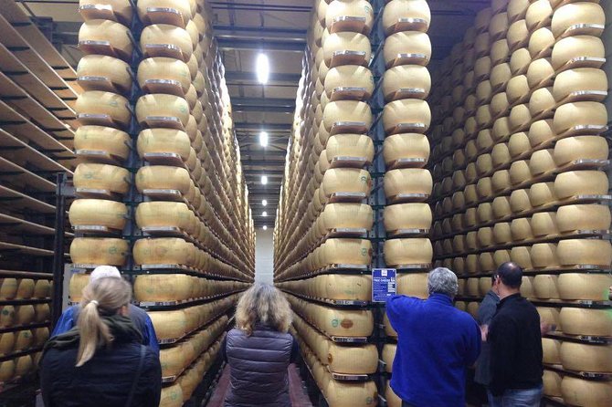 Parmigiano Reggiano & Aceto Balsamico tour with lunch - Who should book this experience?