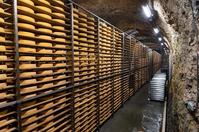 Parmigiano-Reggiano Cheese Factory Small group Tour From Parma - The brining room and the work between stages