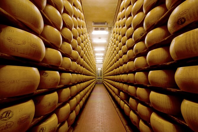 Parmigiano-Reggiano Tour and tastings - Why this Parma cheese visit is worth your morning
