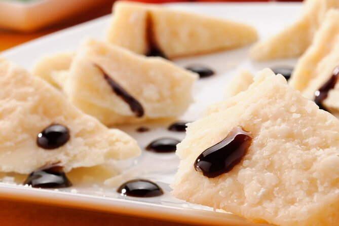 Parmigiano-Reggiano Tour and tastings - From copper vats to the wheel cathedrals