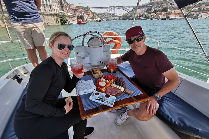 Porto: Wine and cheese tasting on a sailboat on the Douro River - Sailing toward the sea with music