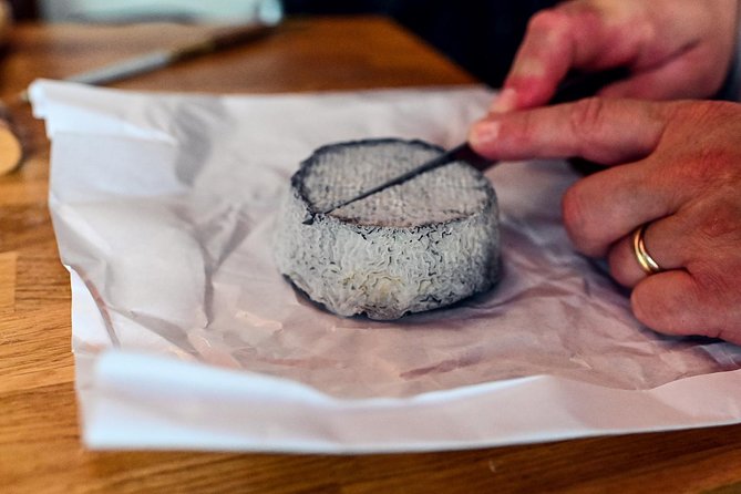 Private Montmartre Food Tour with Wine, Cheese & Pastries - Why the private format matters