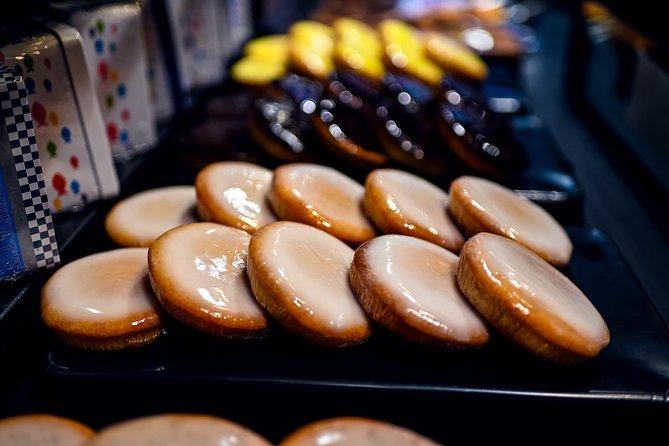 Private Montmartre Food Tour with Wine, Cheese & Pastries - Starting near Boulevard de Clichy