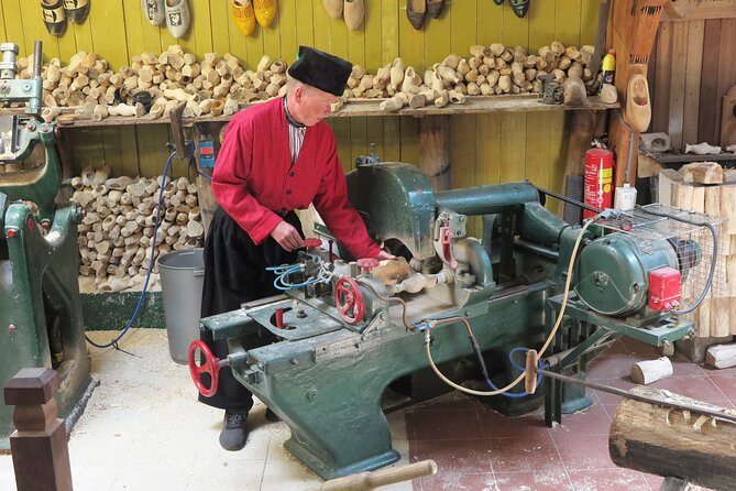 Private Tour of Simonehoeve Cheese Farm and Clog Factory - Seeing cheese made at Simonehoeve