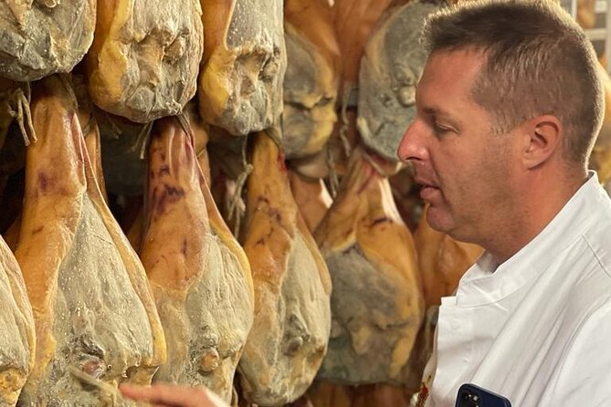 Private Tour Parmigiano,Prosciutto,Balsamico with driver-Bologna - Bazzano and the making of Parmigiano Reggiano