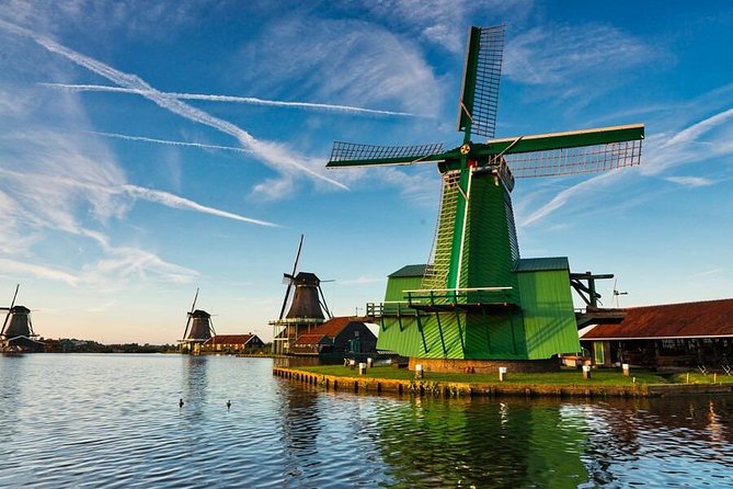 Private Zaanse Schans & Volendam Tour: Windmills, Cheese & Clogs - Wooden clogs and the limits of the demonstrations