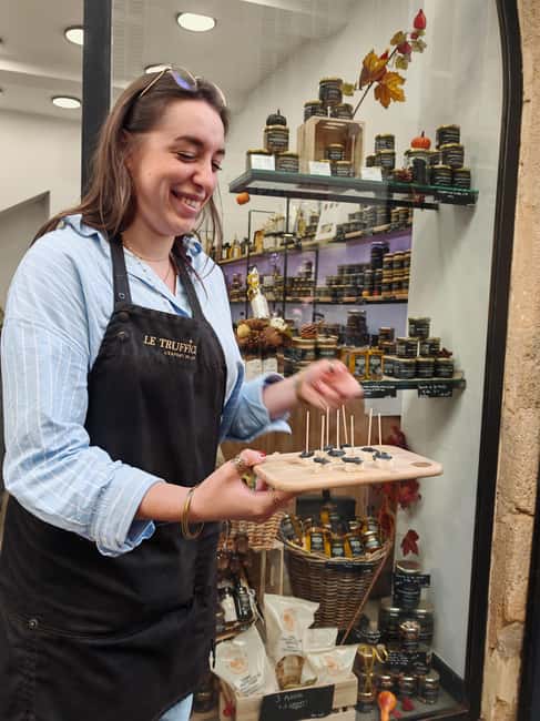Provençal tasting tour, cheeses and wines in Aix - A two-hour introduction to Aix through food