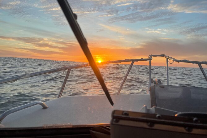 Romantic Wine and Cheese Boat Tower Cruise - Comfort, Safety, and Practical Details
