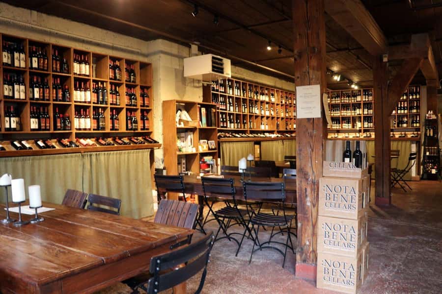 Seattle: Wine, Cheese and Chocolate Pairing Tour - What the guides can add to the afternoon