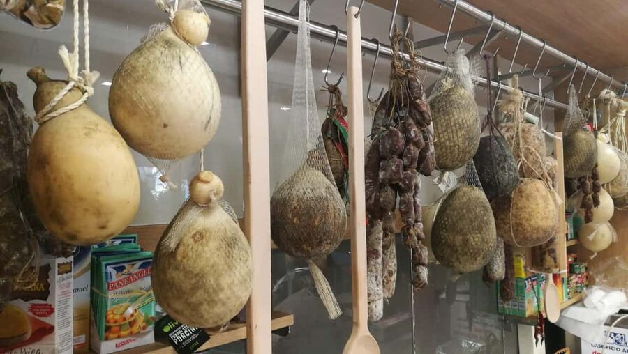 Sorrento: Food and Walking Tour with Cheese, Oil and Lemon - Learning why Sorrento’s lemons matter