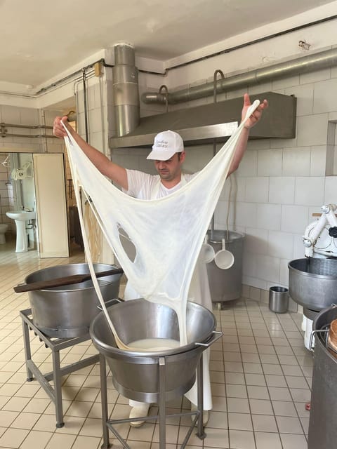 Sorrento: mozzarella cheese workshop in Vico Equense - Inside the spinning room