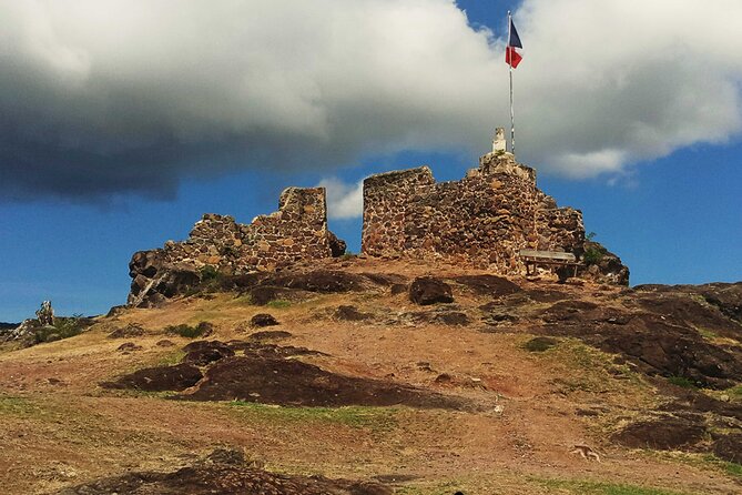 St.Martin-St.Maarten: Small Group, History & Cheese Tasting Tour - Dutch cheese, wine, and a slower hour