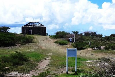 St.Martin-St.Maarten: Small Group, History & Cheese Tasting Tour